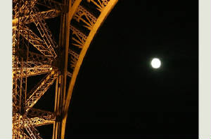 pleine-lune-tour-eiffel-269241.jpg